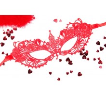 Красная ажурная текстильная маска  Кэролин 