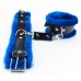 Синие меховые наручники с ремешками из лакированной кожи