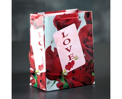 Подарочный пакет  Love  с розами - 15 х 12 см.
