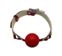 Красный силиконовый кляп-шарик с фиксацией и замочком
