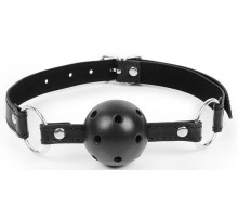 Черный кляп-шарик на регулируемом ремешке с кольцами