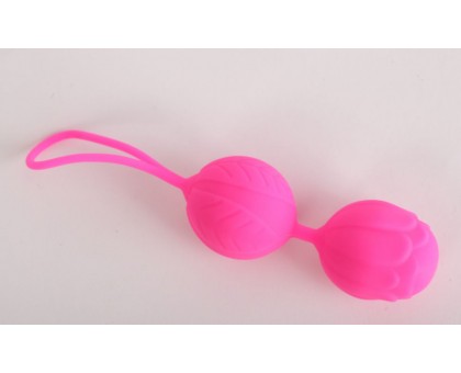 Фигурные розовые шарики  Бутон цветка 