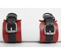 Красно-черные кожаные наручники классического дизайна