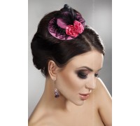 Розовая мини-шляпка с кружевом и цветами